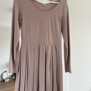 Aritzia Talula Long Sleeve Dress